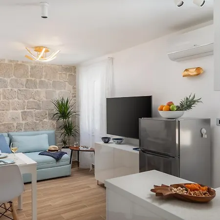 Santolina ספליט
